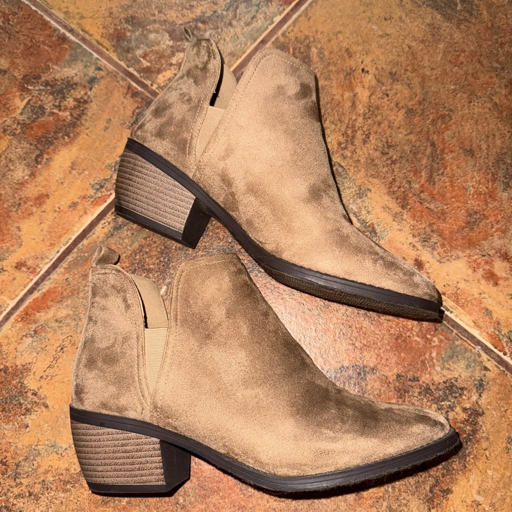 Pierre Dumas Tan Ankle Booties with Stacked Heel